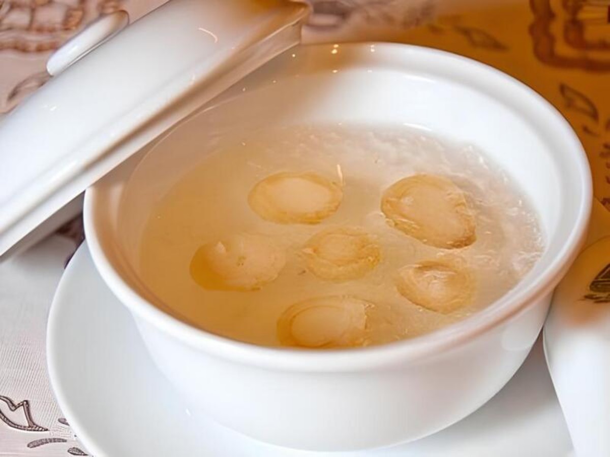 Nhân sâm chưng cùng yến hỗ trợ tái thể lực cho người sau bệnh, cao tuổi và lao lực