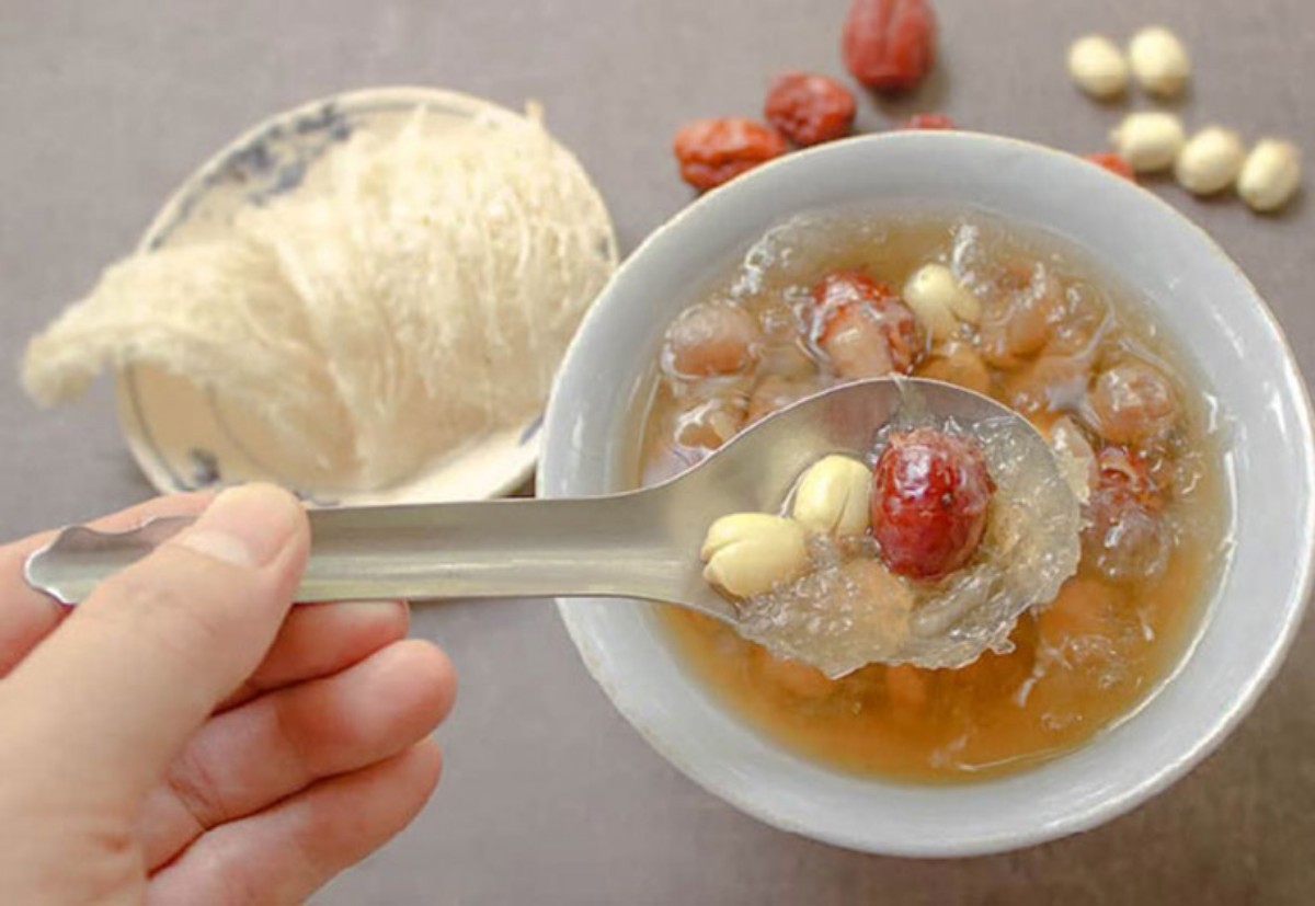cần lưu ý khi sử dụng yến sào cho người cao tuổi